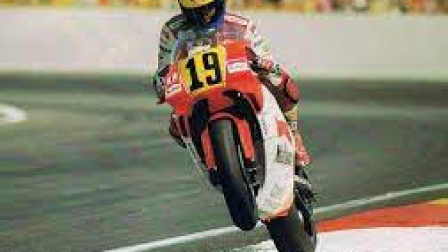 Kocinski in 500 nel 1991 sulla Yamaha di Robets da subito velocissimo e spettacolare