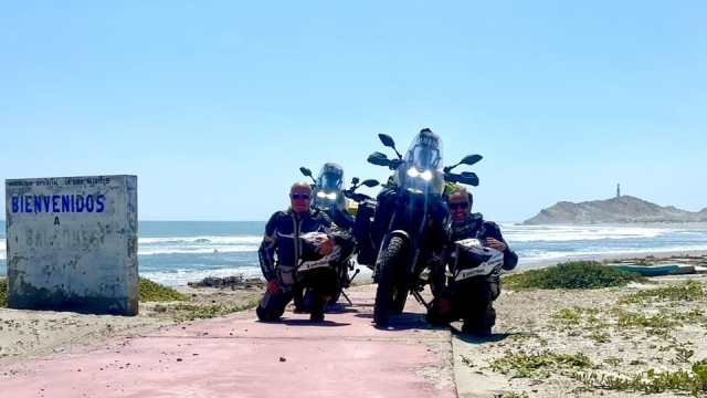 Davide e Ermanno nella spoglia Punta Balcones, il punto più a ovest del sud America
