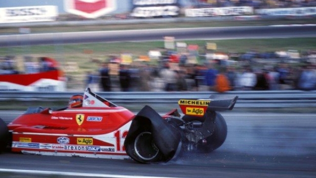 Gilles Villeneuve (CDN) Ferrari 312T4  after his tyre exploded on the pits straight
Dutch GP, Zandvoort, 26 August 1979