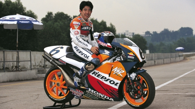 Tadayuki Okada con la NSR bicilindrica nella stagione 1996
