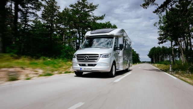 Mercedes-Benz Sprinter – ideale Basis für Reisemobile // Mercedes-Benz Sprinter – ideal basis for recreational vehicles