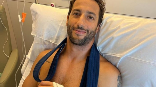 Daniel Ricciardo, 34 anni, è stato operato al polso fratturato (Instagram Ricciardo)
