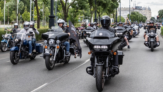 La parata degli 'harleysti' all'Harley-Davidson 120 Festival Budapest