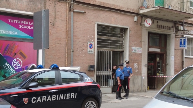 Omicidio nella tabaccheria di via Rosati a Foggia  - fotografo: Franco Cautillo