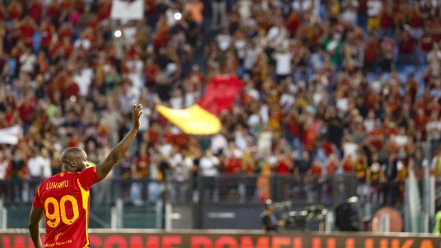 AS Roma's new acquisition Romelu Lukaku during the presentation at the fans before the Italian Serie A soccer match between AS Roma and AC Milan at the Olimpico stadium in Rome, Italy, 01 September 2023. ANSA/FABIO FRUSTACI