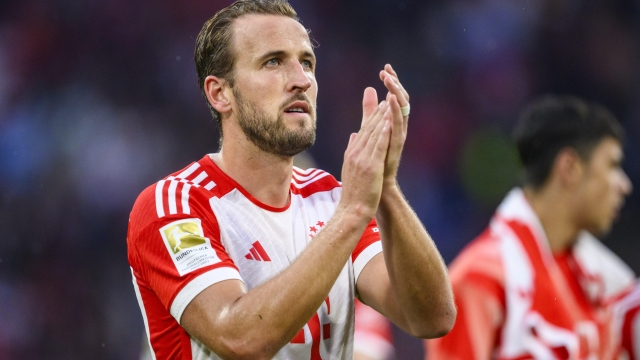 Munich's Harry Kane claps at the end of the German Bundesliga soccer match between Bayern Munich and FC Augsburg, at the Allianz Arena, in Munich, Germany, Sunday, Aug. 27, 2023. (Tom Weller/dpa via AP)   Associated Press/LaPresse Only Italy and Spain