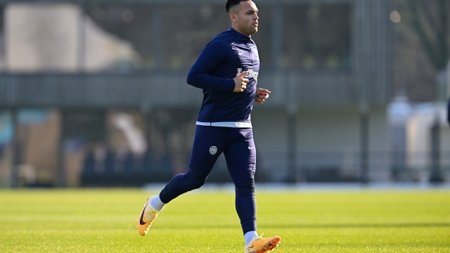 COMO, ITALY - FEBRUARY 08: Lautaro Martinez of FC Internazionale in action during the FC Internazionale training session at the club's training ground Suning Training Center on February 08, 2023 in Como, Italy. (Photo by Mattia Ozbot - Inter/Inter via Getty Images)