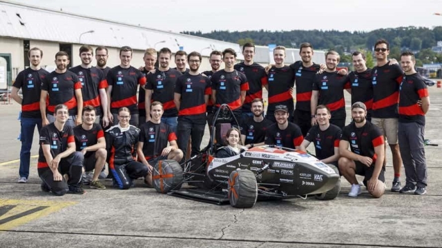 Il Team AMZ stabilisce un nuovo record di accelerazione con la monoposto elettrica Mythen