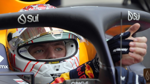 epa10876080 Dutch Formula One driver Max Verstappen of Red Bull Racing makes a pit stop during the first practice session of the Japanese Formula One Grand Prix in Suzuka, Japan, 22 September 2023. The Japanese Formula One Grand Prix will take place on 24 September 2023.  EPA/FRANCK ROBICHON