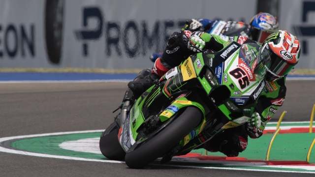 IMOLA, ITALY - JULY 14: Jonathan Rea of Great Britain and Kawasaki Racing Team WorldSBK rounds the bend during the 2023 MOTUL FIM Superbike World Championship -  Prometeon Italian Round: Day One on July 14, 2023 in Imola, Italy. (Photo by Mirco Lazzari gp/Getty Images)