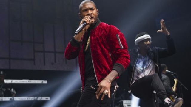 Usher in concerto: sarà lui il protagonista dell’intervallo al Super Bowl 2024. AP