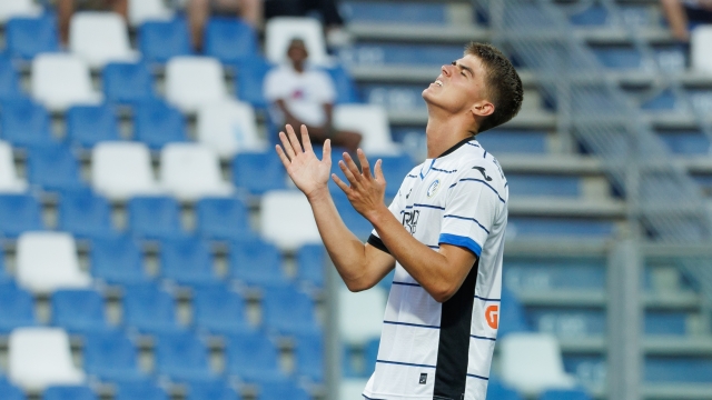 REGGIO NELL'EMILIA, ITALY - AUGUST 20: Charles De Ketelaere of Atalanta BC ld during the Serie A TIM match between US Sassuolo and Atalanta BC at Mapei Stadium - Citta' del Tricolore on August 20, 2023 in Reggio nell'Emilia, Italy. (Photo by Emmanuele Ciancaglini/Getty Images)