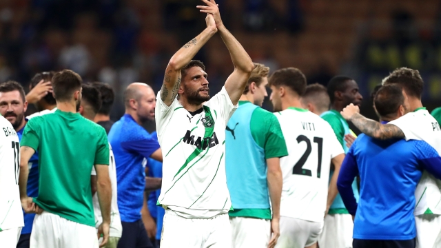 MILAN, ITALY - SEPTEMBER 27: Domenico Berardi of Sassuolo applauds fans following the Serie A TIM match between FC Internazionale and US Sassuolo at Stadio Giuseppe Meazza on September 27, 2023 in Milan, Italy. (Photo by Marco Luzzani/Getty Images)