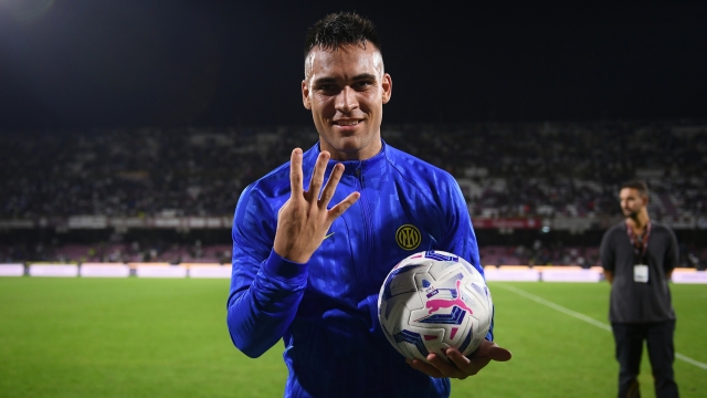 SALERNO, ITALY - SEPTEMBER 30:  Lautaro Martinez of FC Internazionale celebrates the win at the end of the Serie A TIM match between US Salernitana and FC Internazionale at Stadio Arechi on September 30, 2023 in Salerno, Italy. (Photo by Mattia Pistoia - Inter/Inter via Getty Images)