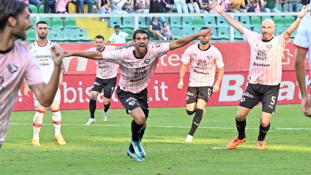 Foto Giovanni Isolino/LaPresse 01 October 2023 Palermo, Italia - sport, calcio - Palermo vs Sudtirol - Campionato di calcio Serie B 2023/2024 - Stadio Renzo Barbera. Nella foto: esultanza gol 1-1 Pietro Ceccaroni -   October 01, 2023 Palermo, Italy - sport, soccer - Palermo vs Sudtirol - Italian Football Championship League B 2023/2024 - Renzo Barbera stadium. In the pic: celebrates after scoring the 1-1 goal Pietro Ceccaroni -