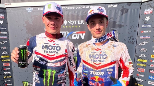 Maxime Renaux e Tom Vialle festeggiano la vittoria della Francia nel Motocross delle Nazioni 2023 (Instagram)