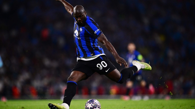 (FILES) Inter Milan's Belgian forward #90 Romelu Lukaku attempts a shot during the UEFA Champions League final football match between Inter Milan and Manchester City at the Ataturk Olympic Stadium in Istanbul, on June 10, 2023. Chelsea have agreed to loan of Belgian international striker Romelu Lukaku to Serie A side Roma, Gazzetta dello Sport reported on August 28, 2023. Lukaku returned to Chelsea in 2021 for 115 million euros from Inter Milan. He first joined Chelsea in 2011 and left for Everton in 2014 before moving on to Manchester United and Inter. Lukaku, 30, spent last season on loan in Italy, back at Inter, scoring 14 goals. (Photo by Marco BERTORELLO / AFP)