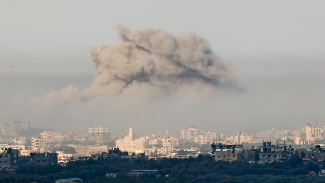 epa10924818 Smoke rises from the northern part of the Gaza Strip as a result of an Israeli airstrike, 18 October 2023. According to Palestinian officials hundreds of people have been killed in an Israeli strike on a hospital in Gaza on 17 October. Earlier in the day, the Palestinian Health Ministry announced that more than 3,000 Palestinians have been killed and over 12,500 others injured since Israel launched retaliatory air strikes in the Gaza Strip. More than 1,400 Israelis have been killed according to the Israel Defense Forces (IDF) after Hamas militants launched an attack against Israel from the Gaza Strip on 07 October. Israel has warned all citizens of the Gaza Strip to move to the south ahead of an expected invasion.  EPA/HANNIBAL HANSCHKE