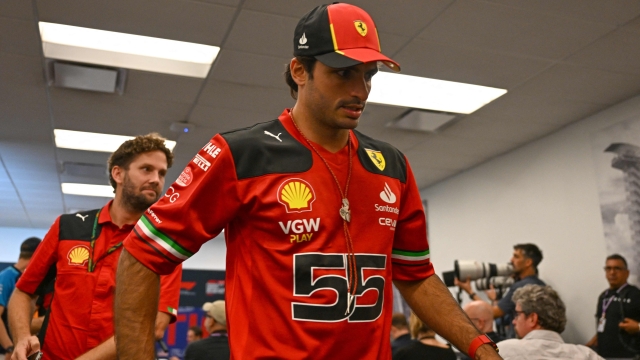 Ferrari's Spanish driver Carlos Sainz Jr. arrives at a press conference ahead of the United States Formula One Grand Prix at the Circuit of the Americas in Austin, Texas, on October 19, 2023. (Photo by CHANDAN KHANNA / AFP)