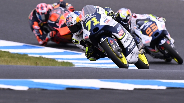 Liqui Moly Husqvarna Intact GP's Japanese rider Ayumu Sasaki leads the pack during the Moto3 class second qualifying session of the MotoGP Australian Grand Prix at Phillip Island on October 21, 2023. (Photo by WILLIAM WEST / AFP) / -- IMAGE RESTRICTED TO EDITORIAL USE - STRICTLY NO COMMERCIAL USE --