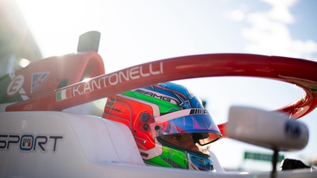 Andrea Kimi Antonelli nell'abitacolo della sua monoposto di Formula Regional. Prema