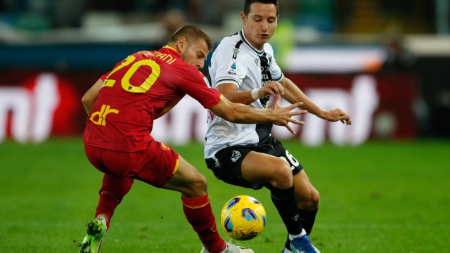 UDINE, ITALY - OCTOBER 23: Florian Thauvin of Udinese and Ylber Ramadani of Lecce during the Serie A TIM match between Udinese Calcio and US Lecce at Bluenergy Stadium on October 23, 2023 in Udine, Italy. (Photo by Timothy Rogers/Getty Images)