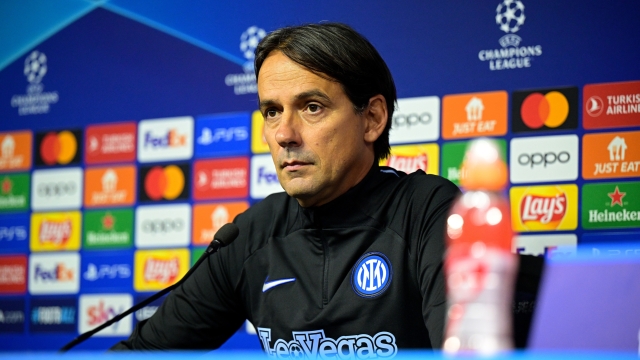 MILAN, ITALY - OCTOBER 23: Head Coach Simone Inzaghi of FC Internazionale speaks with the media during the press conference to present UEFA Champions League Group D match between FC Internazionale and FC Salzburg at Stadio Giuseppe Meazza on October 23, 2023 in Milan, Italy. (Photo by Mattia Ozbot - Inter/Inter via Getty Images)