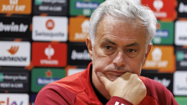 epa10902867 Head coach of AS Roma Jose Mourinho, who attended the match from the stands, answers questions to the media after the UEFA Europa League group G soccer match between AS Roma and Servette FC, in Rome, Italy, 05 October 2023.  EPA/SALVATORE DI NOLFI