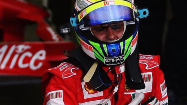 Massa in lacrime dopo aver ricevuto la notizia del titolo vinto da Hamilton (foto Instagram)