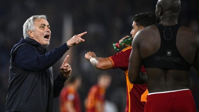 RomaÕs head coach Jose Mourinho (L) celebrates the victory with RomaÕs Paulo Dybala (C) and Romelu Lukaku (R) during the Serie A soccer match between AS Roma and US Lecce at the Olimpico stadium in Rome, Italy, 5 November 2023. ANSA/RICCARDO ANTIMIANI