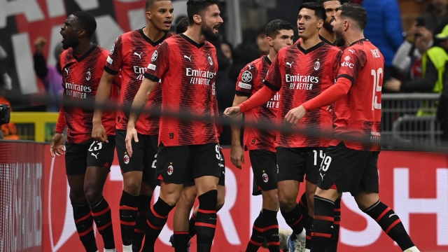MILAN, ITALY - NOVEMBER 07:  Olivier Giroud of AC Milan celebrates with team-mates after scoring the goal during the UEFA Champions League match between AC Milan and Paris Saint-Germain at Stadio Giuseppe Meazza on November 07, 2023 in Milan, Italy. (Photo by Claudio Villa/AC Milan via Getty Images)