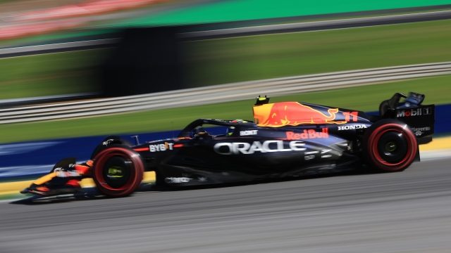 SAO PAULO, BRAZIL - NOVEMBER 05: Sergio Perez of Mexico driving the (11) Oracle Red Bull Racing RB19 on track during the F1 Grand Prix of Brazil at Autodromo Jose Carlos Pace on November 05, 2023 in Sao Paulo, Brazil. (Photo by Buda Mendes/Getty Images)