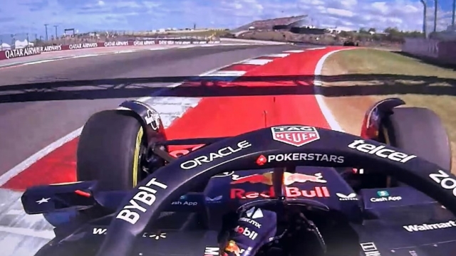 Il fermo immagine di uno dei tagli incriminati in curva 6, commesso da Sergio Perez. F1TV