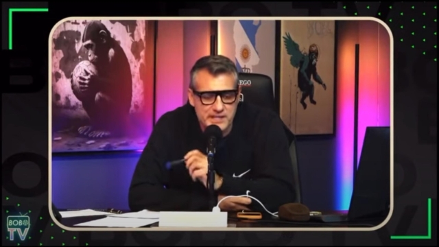 Il fermo immagine mostra Christian Vieri durante l'annuncio alla Bobo Tv. 'Volevo comunicarvi che da stasera ci sono solo io alla Bobo tv. Ringrazio Lele, Antonio e Nicola per la loro presenza e la loro collaborazione avuta fino ad oggi'. Così, in apertura della sua ultima diretta su Twitch, ieri sera Christian Vieri ha annunciato l'interruzione della collaborazione con gli ex calciatori Lele Adani, Antonio Cassano e Nicola Ventola nell'ambito della Bobo tv, la trasmissione nata durante la pandemia sui social e arrivata fino alla Rai. FERMO IMMAGINE YOUTUBE +++ ATTENZIONE LA FOTO NON PUO' ESSERE PUBBLICATA O RIPRODOTTA SENZA L'AUTORIZZAZIONE DELLA FONTE DI ORIGINE CUI SI RINVIA+++ NPK +++