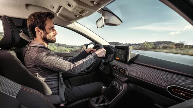 Come collegare lo smartphone Android alla Dacia Sandero utilizzando Android Auto