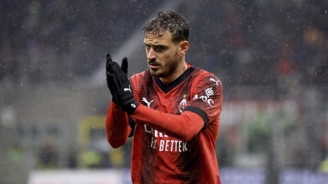 MILAN, ITALY - NOVEMBER 04: Alessandro Florenzi of AC Milan gestures during the Serie A TIM match between AC Milan and Udinese Calcio at Stadio Giuseppe Meazza on November 04, 2023 in Milan, Italy. (Photo by Giuseppe Cottini/AC Milan via Getty Images)