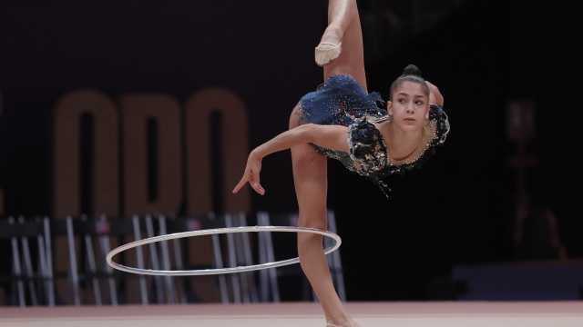 epa10821900 Sofia Raffaeli of Italy competes in the Individual All-Around final of the 40th Rhythmic Gymnastic World Championships in Valencia, Spain, 26 August 2023.  EPA/Juan Carlos Cardenas