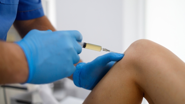 Treating knee pain with platelet-rich plasma injection. Treatment of arthritis and osteoarthritis