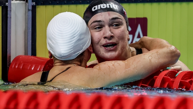 BUDAPEST, HUNGARY - OCTOBER 22: Benedetta Pilato (R) of Italy reacts and winning the women's 50m breaststroke final the World Aquatics Swimming World Cup 2023 - Meet 3 on October 22, 2023 in Budapest, Hungary. (Photo by David Balogh/Getty Images)