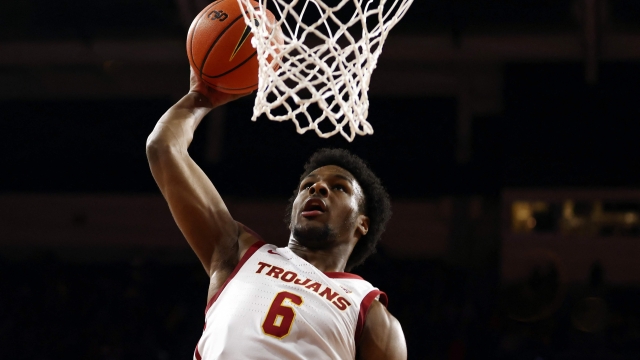 LOS ANGELES, CALIFORNIA - DECEMBER 10: Bronny James #6 of the USC Trojans dunks the ball during warm ups prior to the SEC Championship game against the Long Beach State 49ers at Galen Center on December 10, 2023 in Los Angeles, California.   Katelyn Mulcahy/Getty Images/AFP (Photo by Katelyn Mulcahy / GETTY IMAGES NORTH AMERICA / Getty Images via AFP)