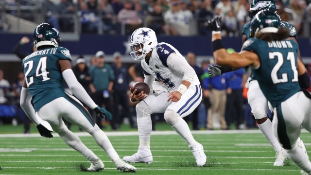ARLINGTON, TEXAS - DECEMBER 10: Dak Prescott #4 of the Dallas Cowboys rushes during the second half against the Philadelphia Eagles at AT&T Stadium on December 10, 2023 in Arlington, Texas.   Richard Rodriguez/Getty Images/AFP (Photo by Richard Rodriguez / GETTY IMAGES NORTH AMERICA / Getty Images via AFP)