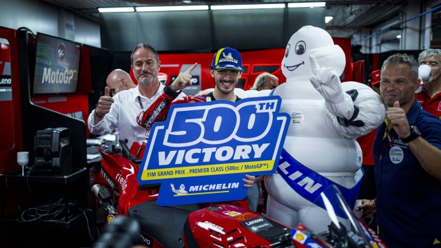 Pietro Taramasso nel box Ducati in occasione dei festeggiamenti per la 500esima Vittoria di Michelin nel motomondiale - fotografo: Farinelli