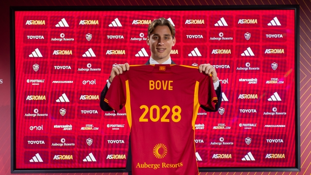 ROME, ITALY - DECEMBER 15: AS Roma player Edoardo Bove extend his contract with AS Roma at Centro Sportivo Fulvio Bernardini on December 15, 2023 in Rome, Italy. (Photo by Fabio Rossi/AS Roma via Getty Images)