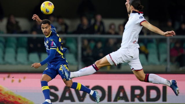 VERONA, ITALY - DECEMBER 23: Cyril Ngonge of Hellas Verona FC in action during the Serie A TIM match between Hellas Verona FC and Cagliari Calcio at Stadio Marcantonio Bentegodi on December 23, 2023 in Verona, Italy. (Photo by Francesco Scaccianoce/Getty Images)