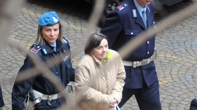 Rosa Bazzi accusata con il marito Olindo Romano,  della strage di Erba, in tribunale a Milano in una foto d'archivio. MATTEO BAZZI / ANSA /DC