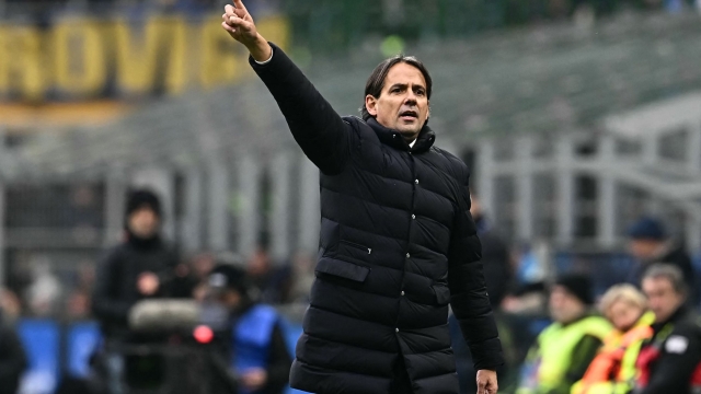 Inter Milan's Italian coach Simone Inzaghi gestures during the Italian Serie A football match between Inter Milan and Hellas Verona at the Giuseppe-Meazza (San Siro) Stadium in Milan on January 6, 2024. (Photo by GABRIEL BOUYS / AFP)