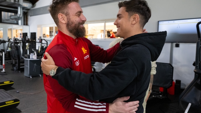 ROME, ITALY - JANUARY 16:  Daniele De Rossi meets Paulo Dybala during his first day as AS Roma coach at Centro Sportivo Fulvio Bernardini on January 16, 2024 in Rome, Italy. (Photo by Fabio Rossi/AS Roma via Getty Images)