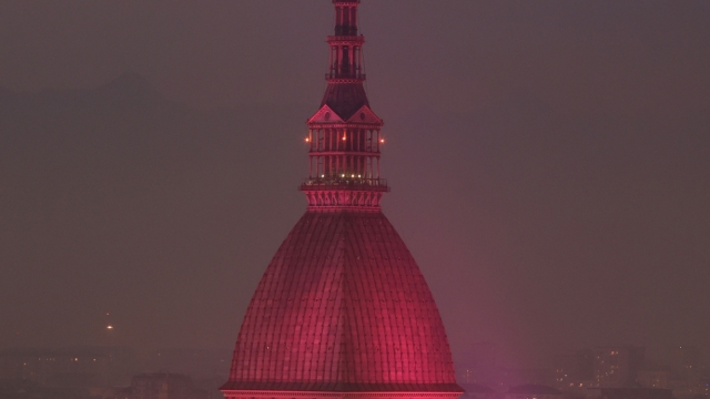 Giovedì 25 gennaio 2024
La Mole Antonelliana illuminata di rosa per il Giro d'Italia