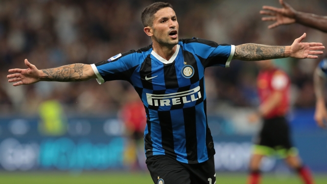 Stefano Sensi esulta per un gol all'Inter nel 2019