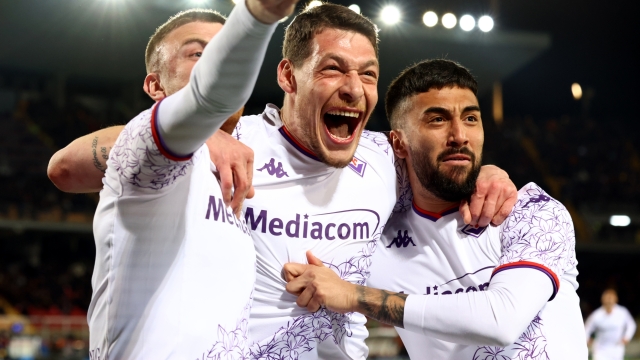 LECCE, ITALY - FEBRUARY 02: Lucas Beltran of Fiorentina celebrates with his teammates after scoring his team's second goal during the Serie A TIM match between US Lecce and ACF Fiorentina at Stadio Via del Mare on February 02, 2024 in Lecce, Italy. (Photo by Maurizio Lagana/Getty Images)